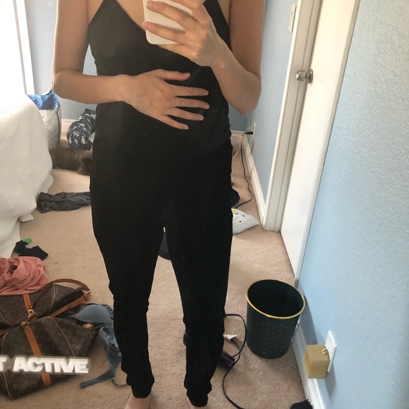 NWT Nordstrom Rack black velvet jumpsuit in S - Picture 4 of 4
